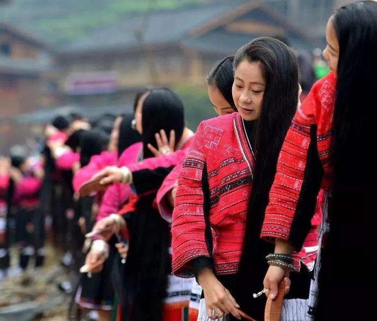 Day Tour to Longji Rice Terraces and Yao Minority Village  Long hair Show (Group Tour)