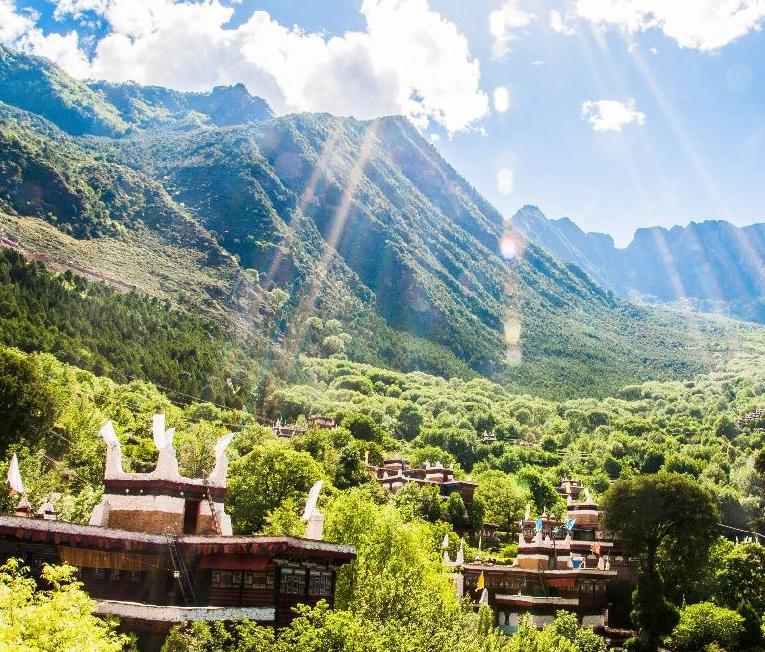 Jiuzhaigou and Old Towns 12 Days Tour