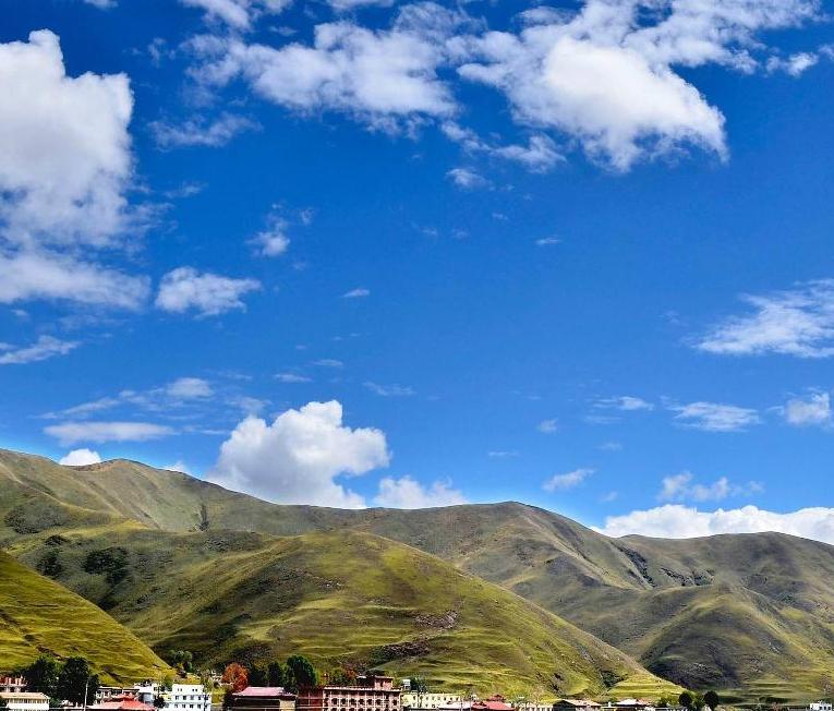 Ganzi Yala Holy Mountain Trekking Tours