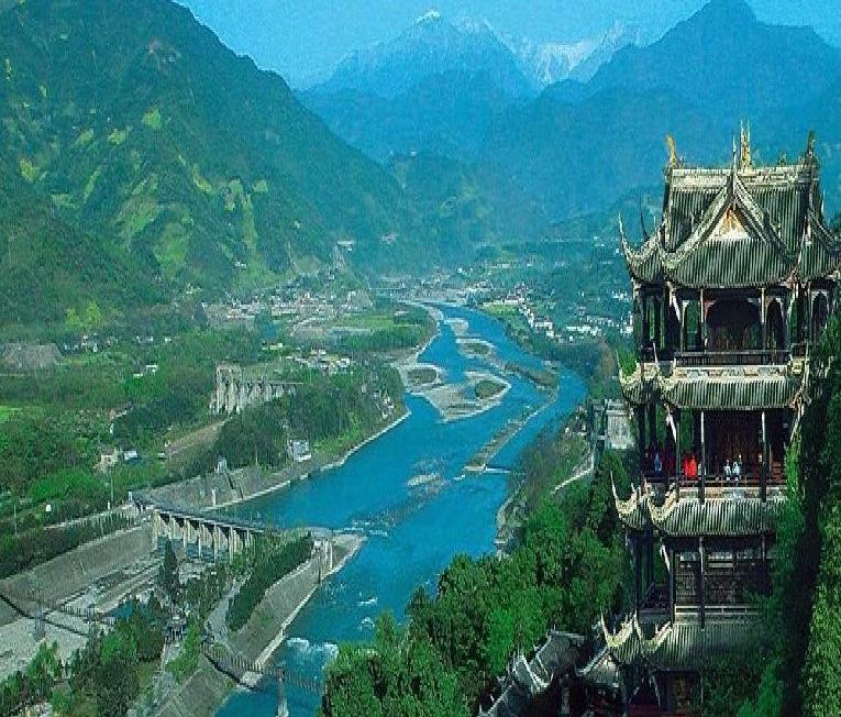 1 Day Dujiangyan & Lingyan Temple Light Hiking Tour 