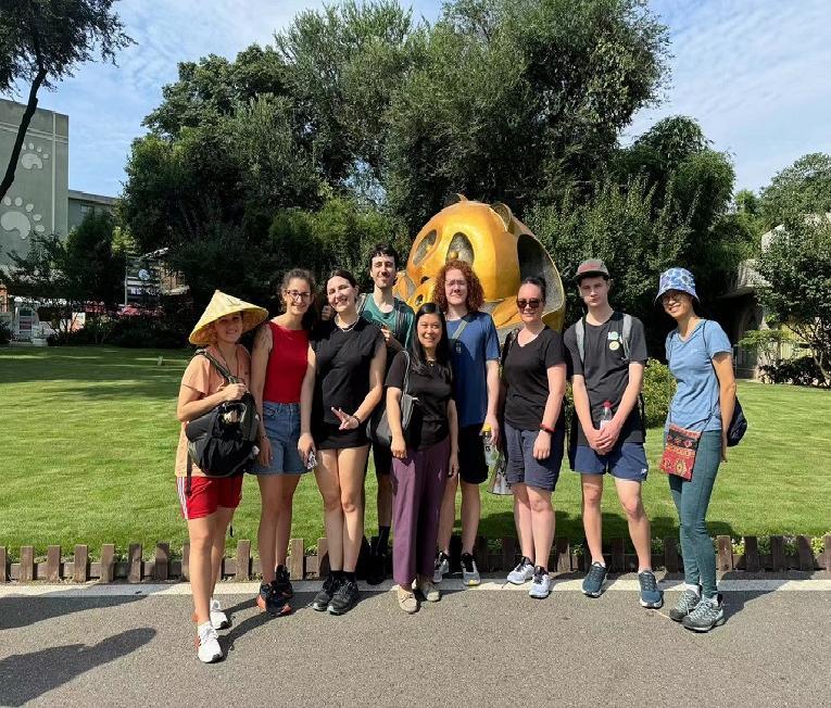 Chengdu Panda Base and Leshan Giant Buddha Small Group Tour